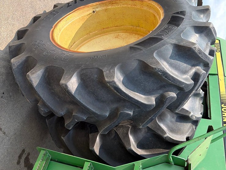 john-deere-8560-image-25
