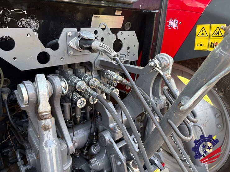 2023-massey-ferguson-5711-image-27
