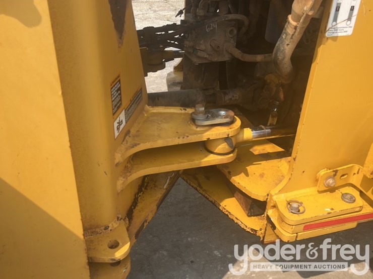 2014-deere-624k-image-17
