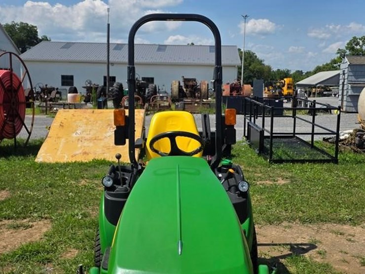 john-deere-1025r-image-23