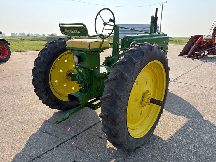 john-deere-b-image-4
