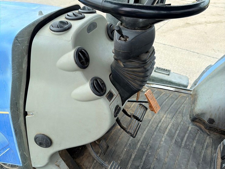 2009-new-holland-t8050-image-36
