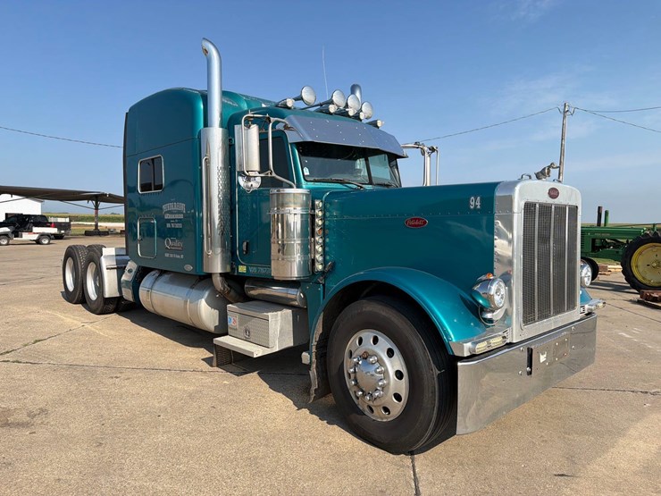 2007-peterbilt-379-image-3