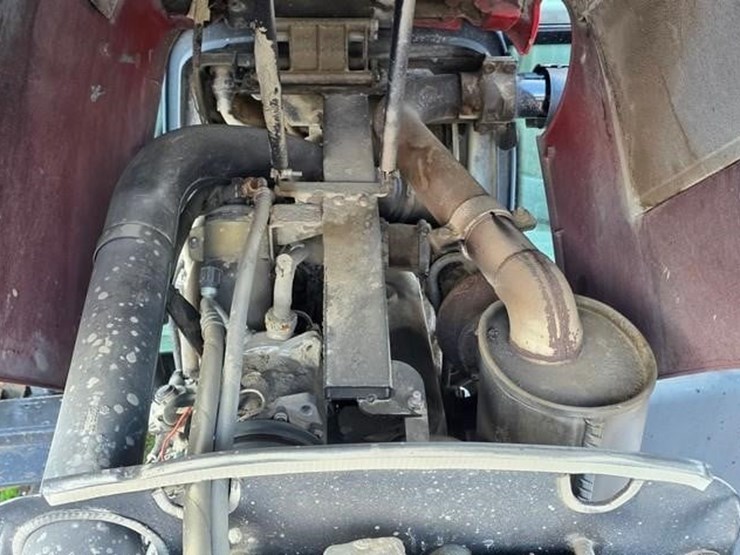 case-ih-jx100u-image-35