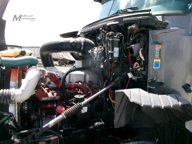 2017-mack-pinnacle-cxu613-image-32