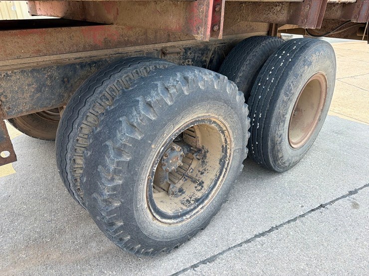 h&s-18ft-rear-unload-silage-wagon-image-15