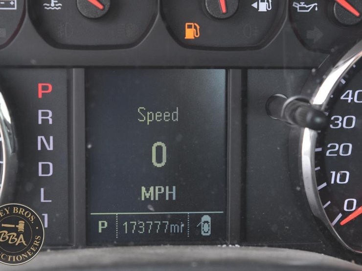 2018-chevrolet-silverado-2500hd-image-22