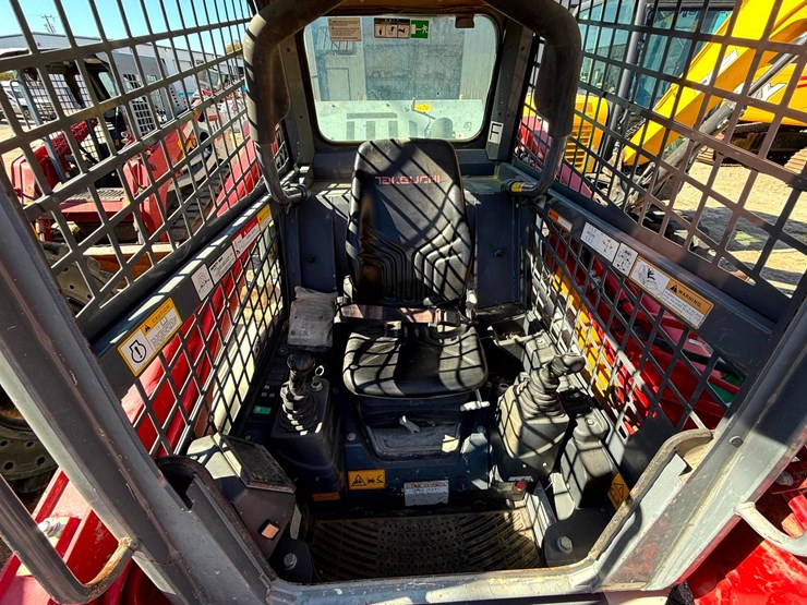 2020-takeuchi-tl8r2-image-16