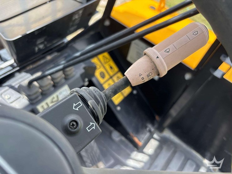 2020-jcb-930-image-24