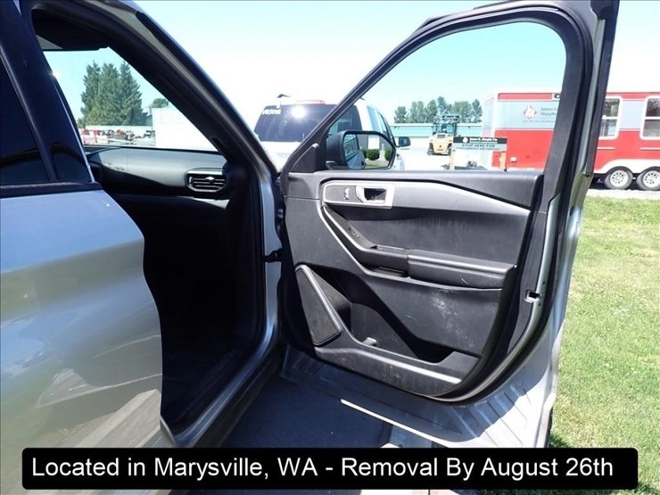 2021-ford-explorer-image-24