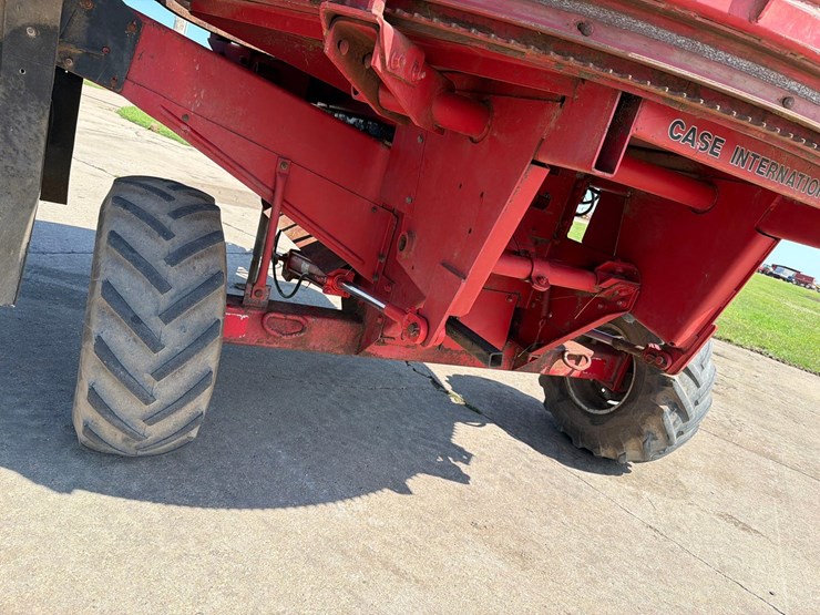 case-ih-8610-image-14