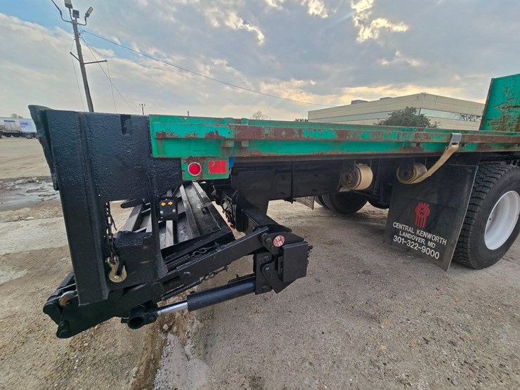 2010-kenworth-t370-image-19