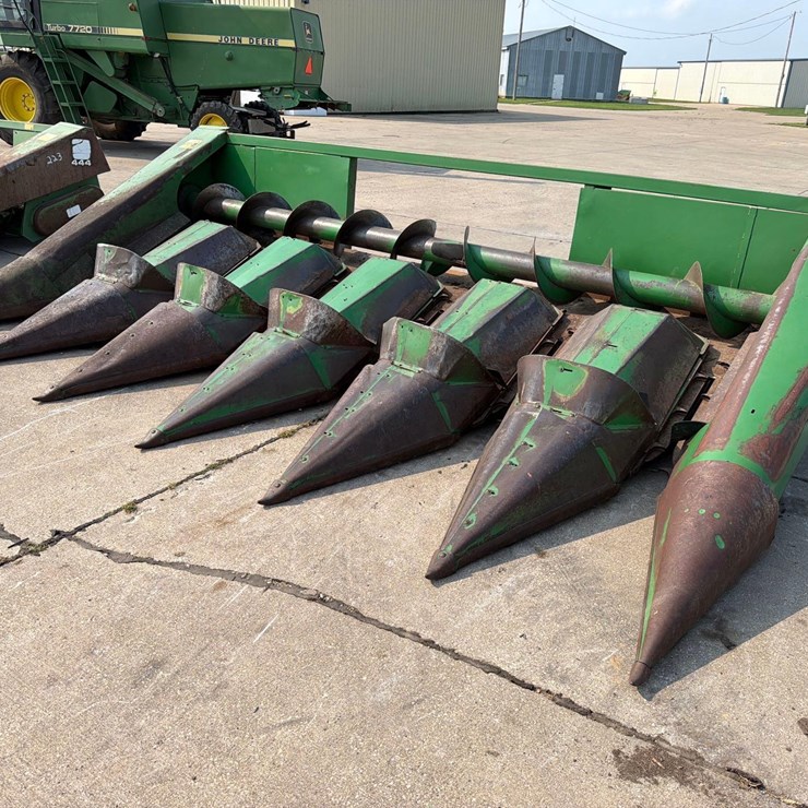 JOHN DEERE 643
