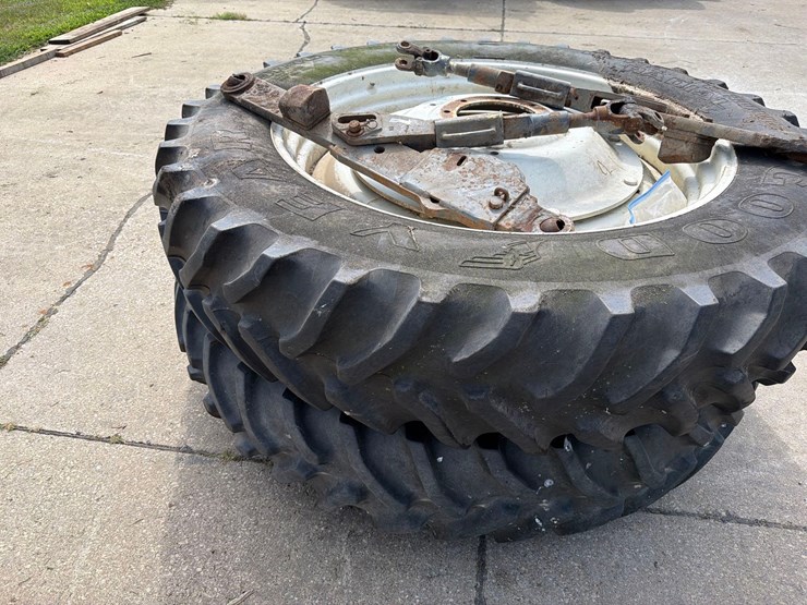 new-holland-8560-image-49