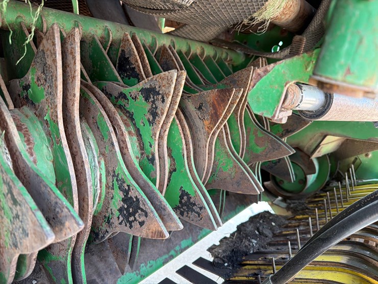 john-deere-582-image-36