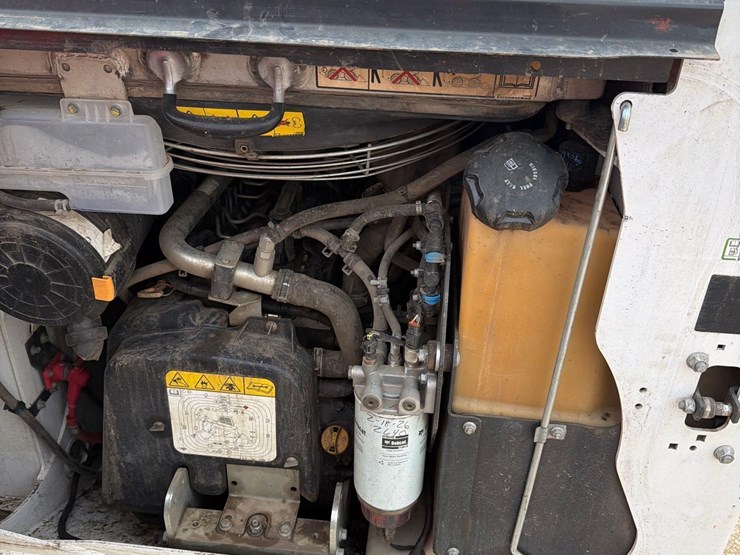 2021-bobcat-t76-image-30