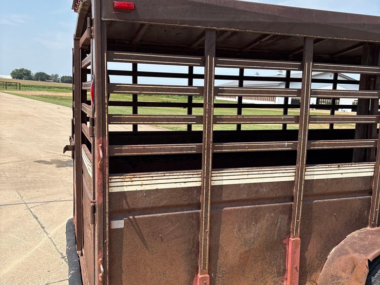 1990-trailmann-7ft-x-24ft-gooseneck-livestock-trailer-image-27