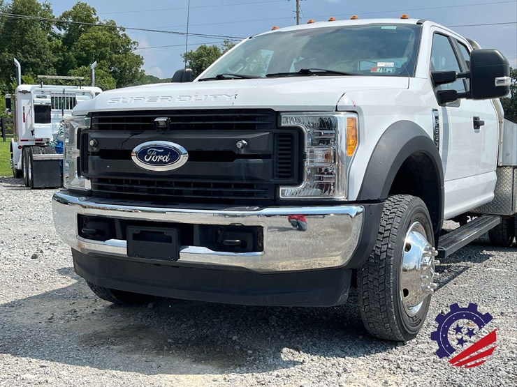 2017-ford-f550-xl-image-15