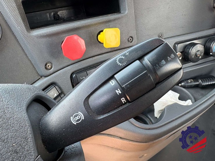 2017-freightliner-cascadia-113-image-69
