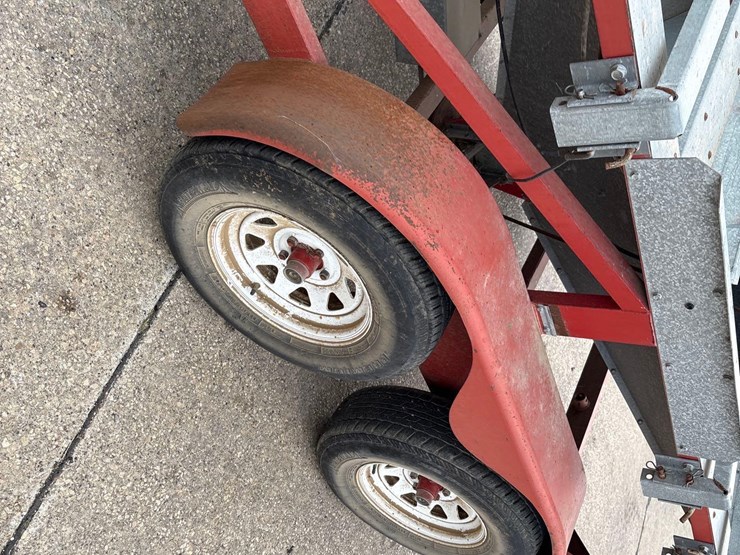 red-express-2-tote-seed-tender-trailer-image-9