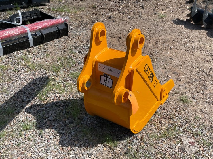 2026-caterpillar-305-image-5