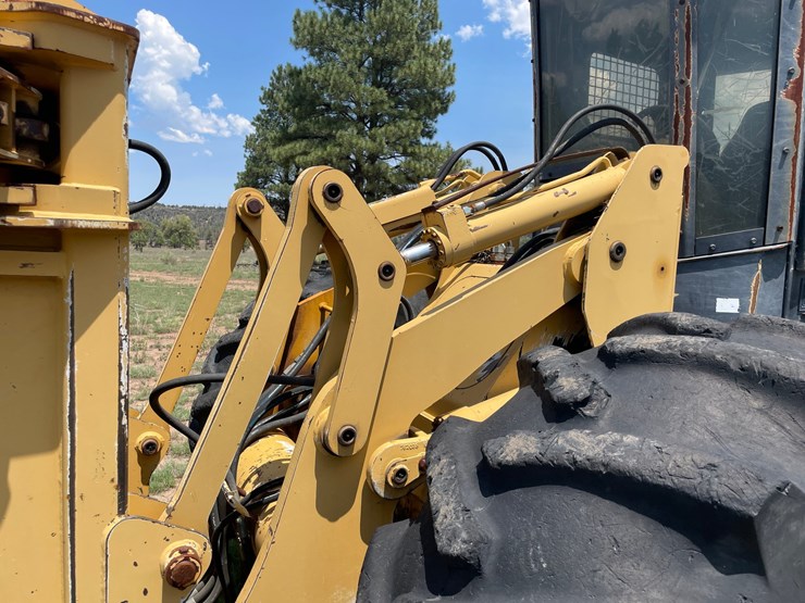 2010-caterpillar-553-image-14