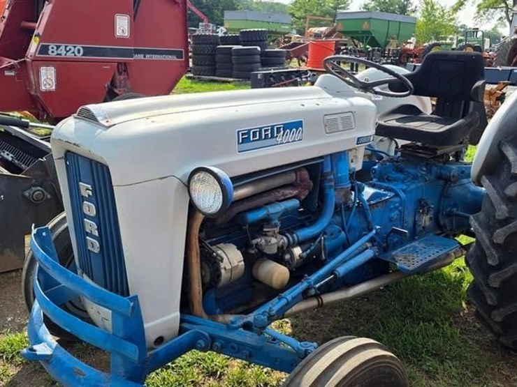 ford-4000-image-22