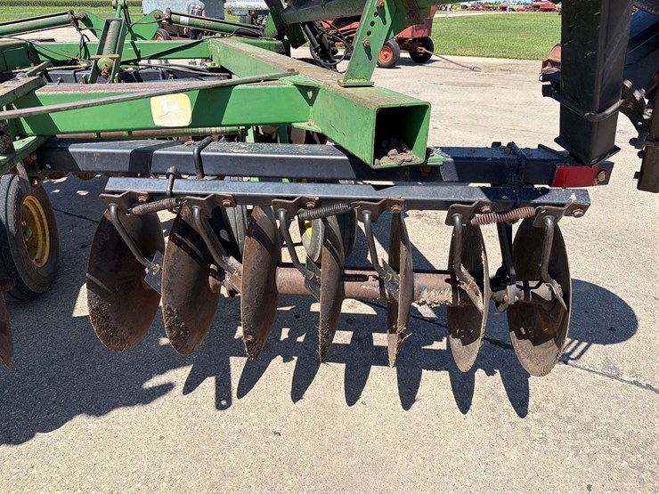 john-deere-630-image-19