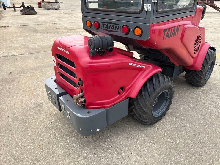 2015-taian-dy480-4wd-multifunction-mini-wheel-loader-image-18
