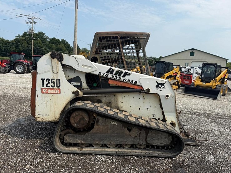 bobcat-t250-image-5