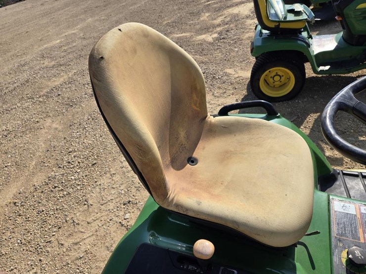 john-deere-x585-image-18