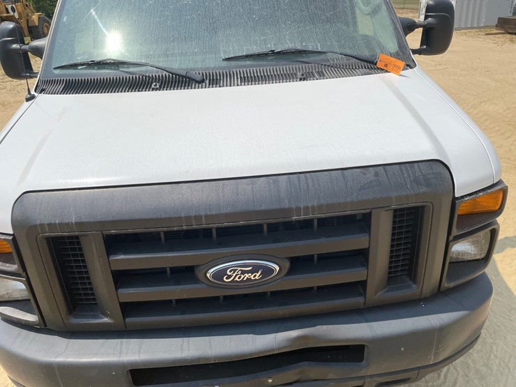 2009-ford-e350-image-13