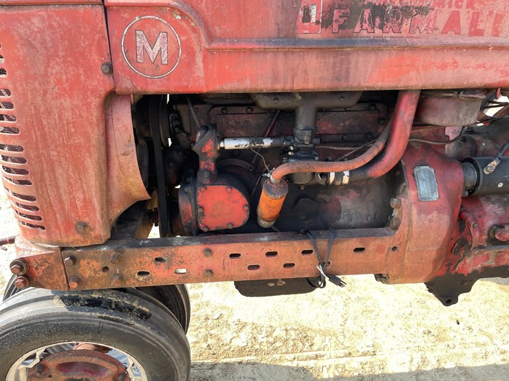 #300-•-1951-farmall-m-tractor-image-14