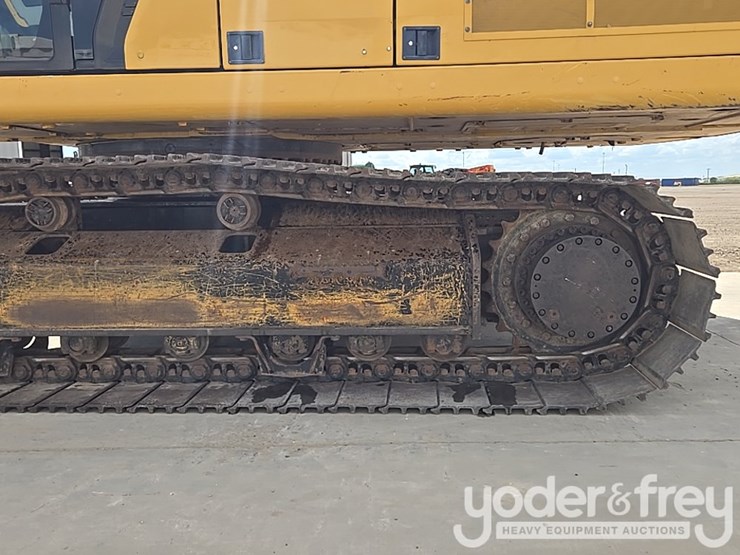 2019-caterpillar-336-image-11