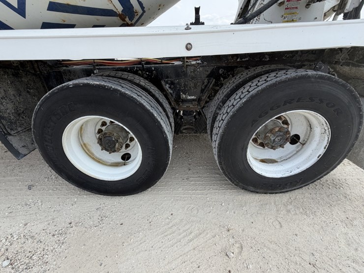 2022-western-star-4700-image-14