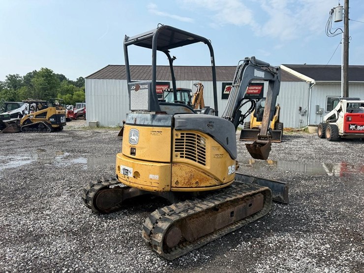 deere-35d-image-4