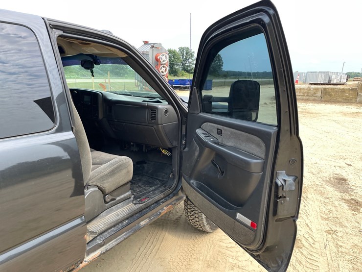 2003-chevrolet-silverado-2500hd-image-45