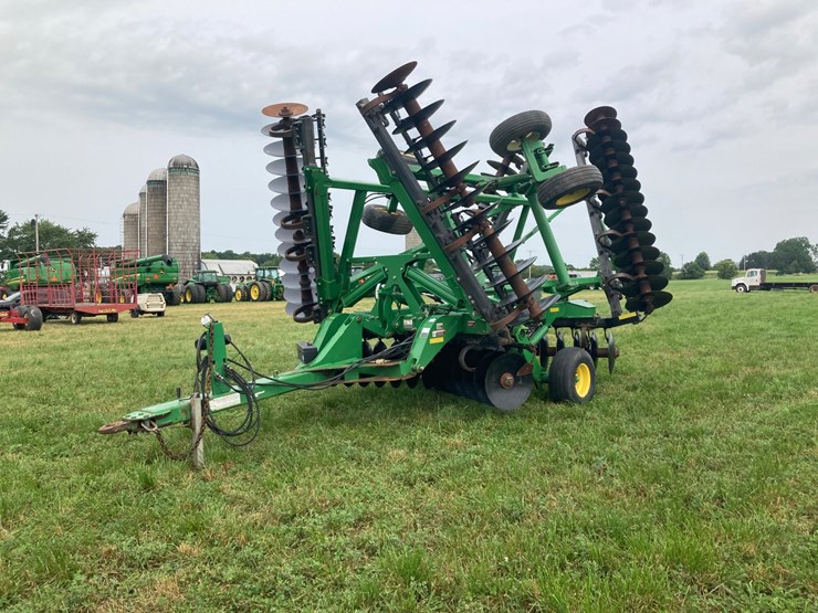 2015-john-deere-2620-image-1