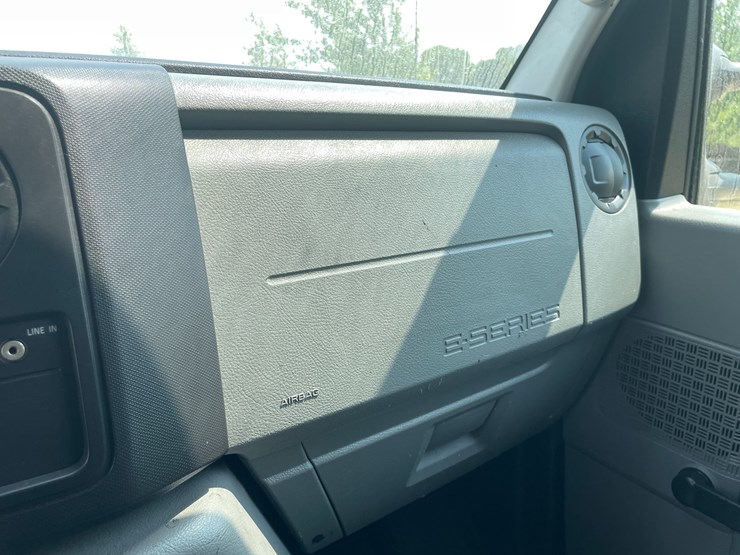 2009-ford-e350-image-59