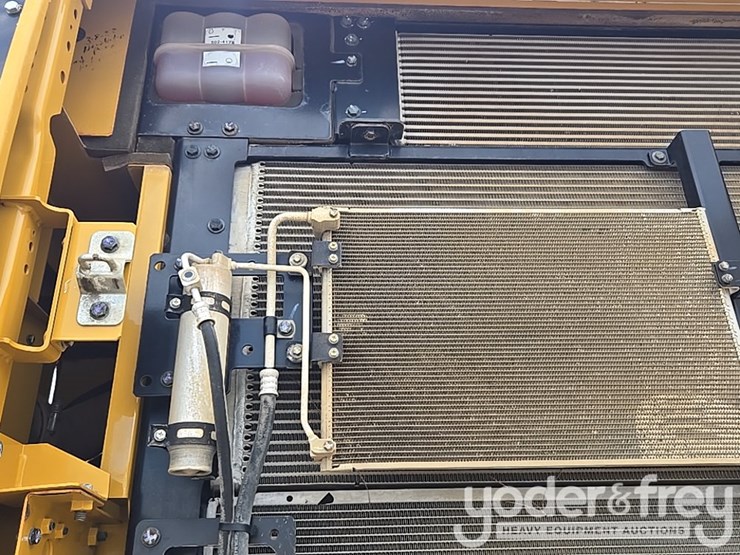 2019-caterpillar-336-image-37