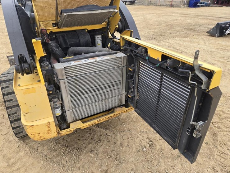 new-holland-c238-image-9