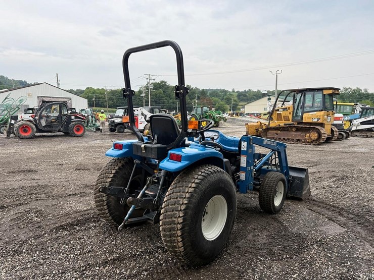 new-holland-tc25d-image-4