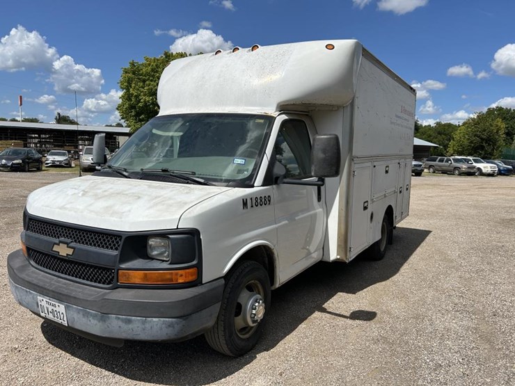 2007-chevrolet-express-3500-image-1
