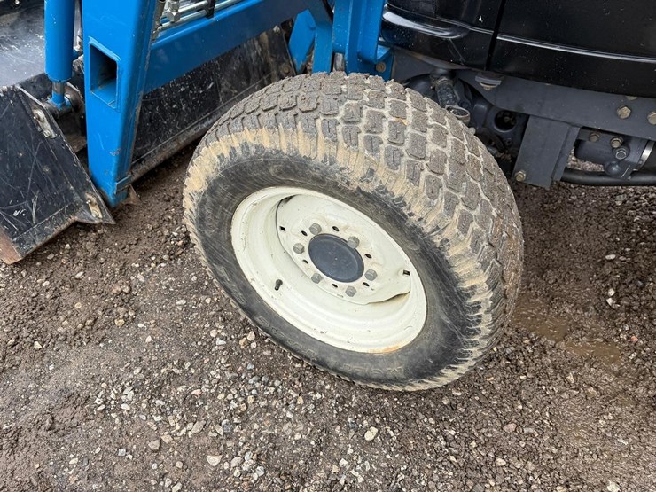 new-holland-tc25d-image-19