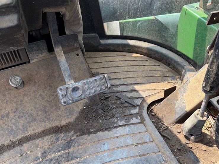 john-deere-8560-image-50