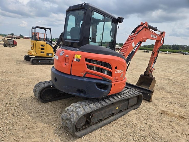 2020-kubota-u55-image-14