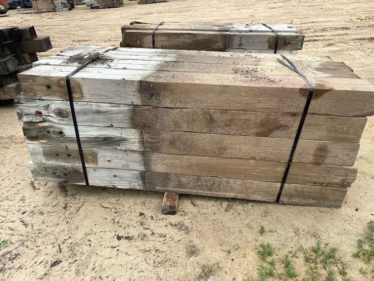 #3635-•-bundle-of-used-guard-rail-posts-image-2