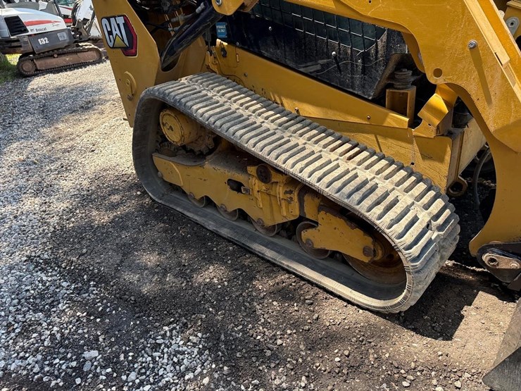 2023-caterpillar-259d3-image-12