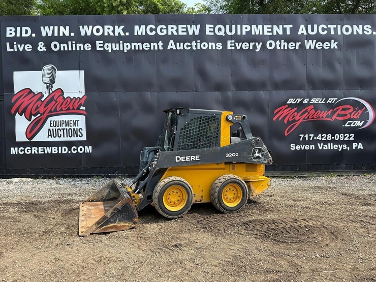 2024-deere-320g-image-1