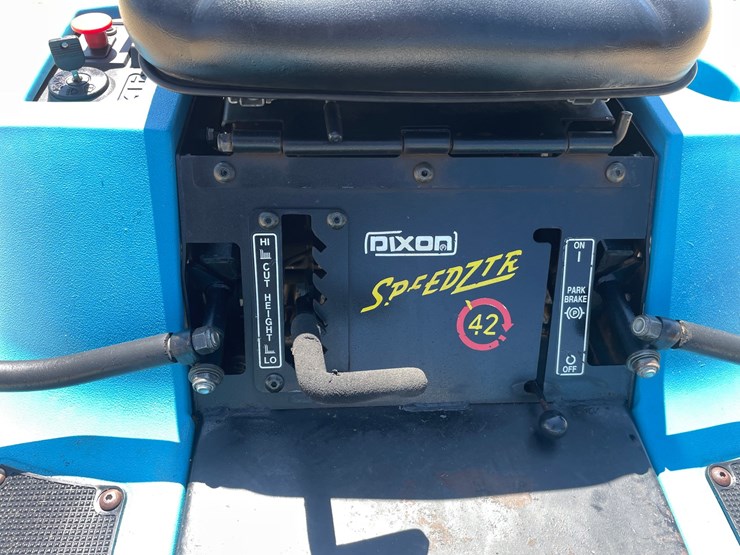 #1228-•-dixon-ztr-42"-zero-turn-lawnmower-image-24